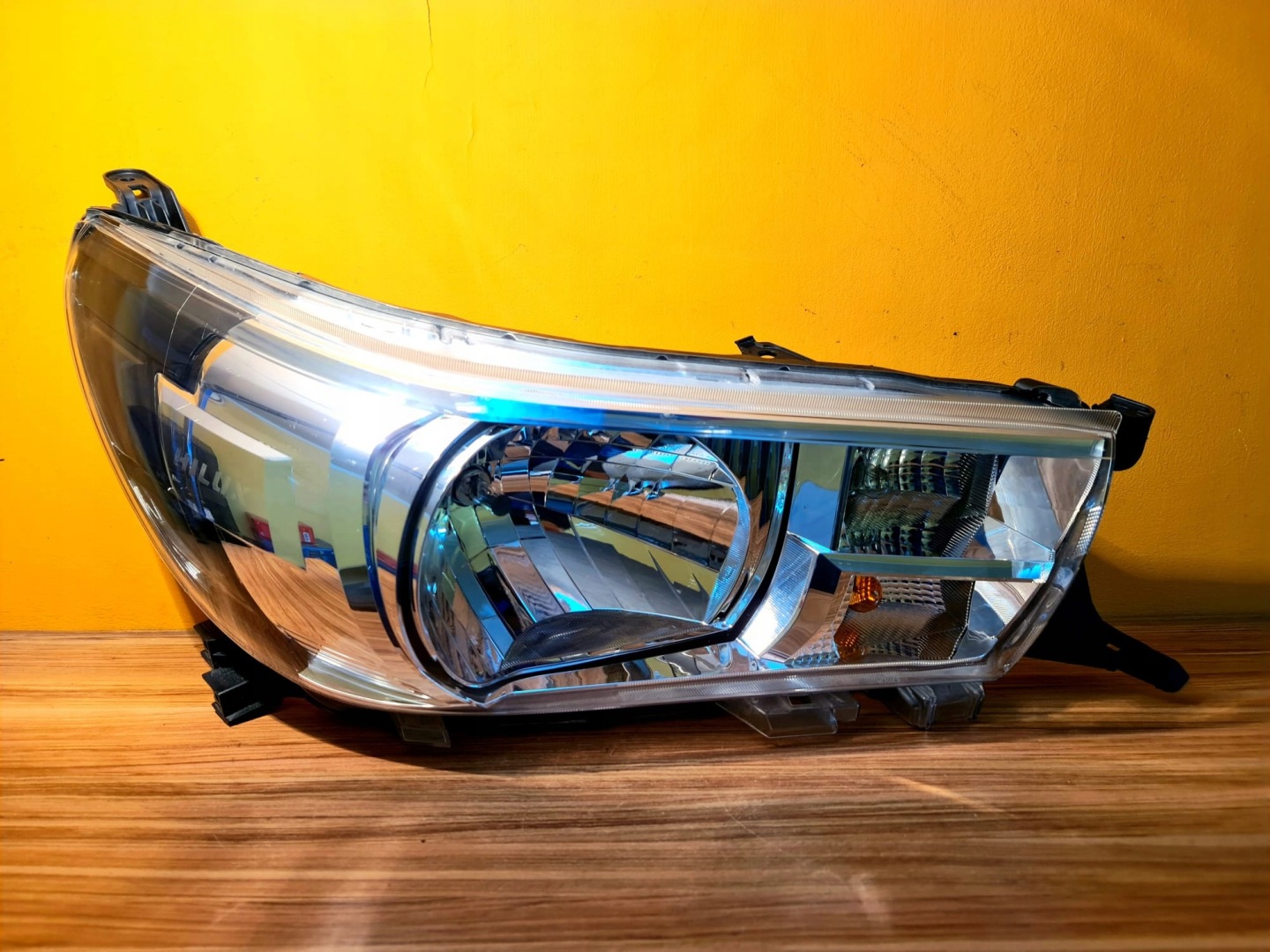 Frontscheinwerfer Toyota Hilux AN1P LED Rechts Scheinwerfer Headlight - Image 1