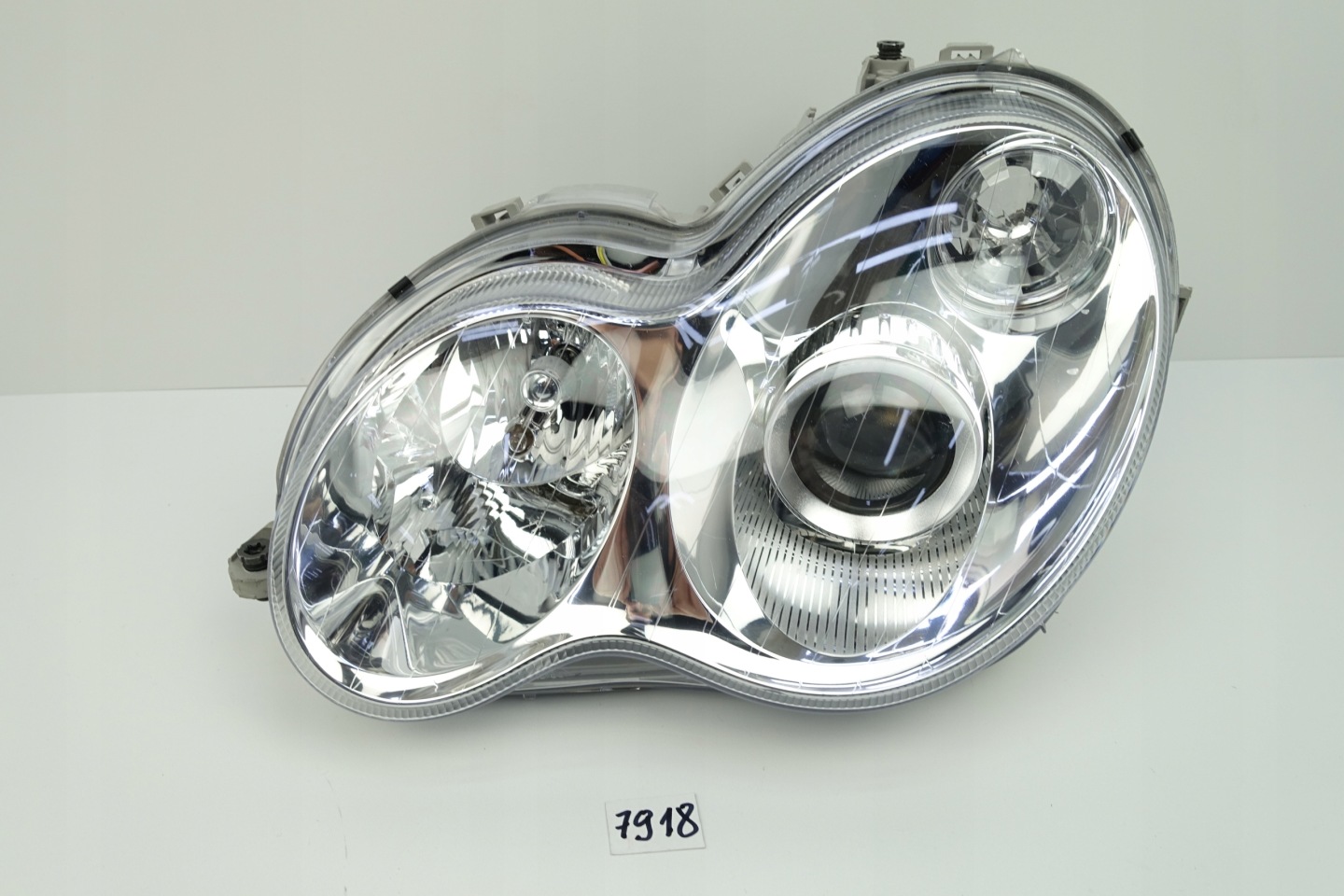 Frontscheinwerfer Mercedes-Benz C-Klasse W203 A2038203759 LED Links Headlight - Image 1