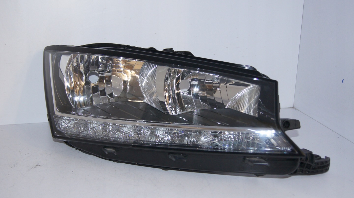 Frontscheinwerfer Skoda Fabia 6Y Facelift LED Rechts Scheinwerfer Headlight - Image 1