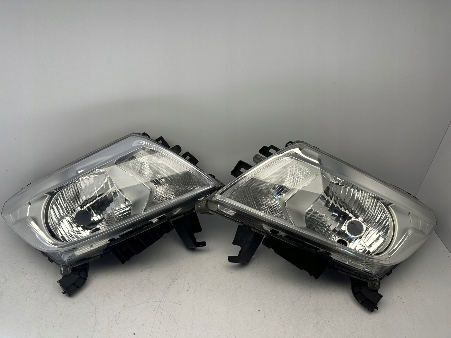 Frontscheinwerfer Nissan NP300 D22 260604KJ0A LED Links Scheinwerfer Headlight - Image 1