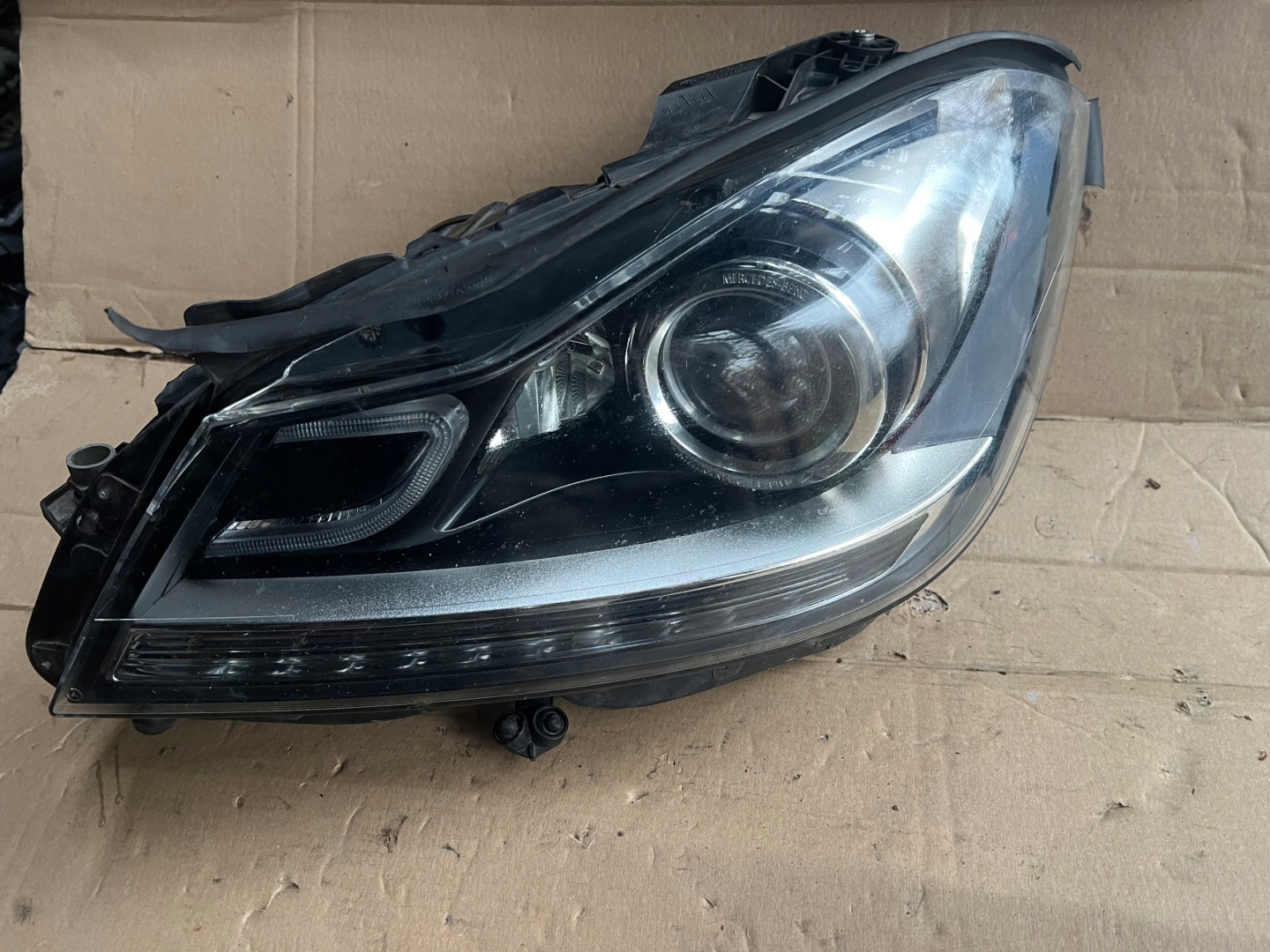 Frontscheinwerfer Mercedes-Benz C-Klasse W204 A2048208339 LED Links Headlight