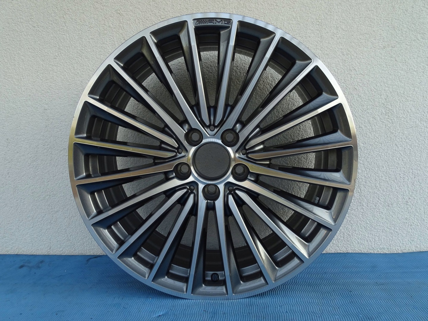 1x Alufelge 19 Zoll 5x112 49ET A1774014200 Mercedes-Benz CLA W177 Aluminum Rim