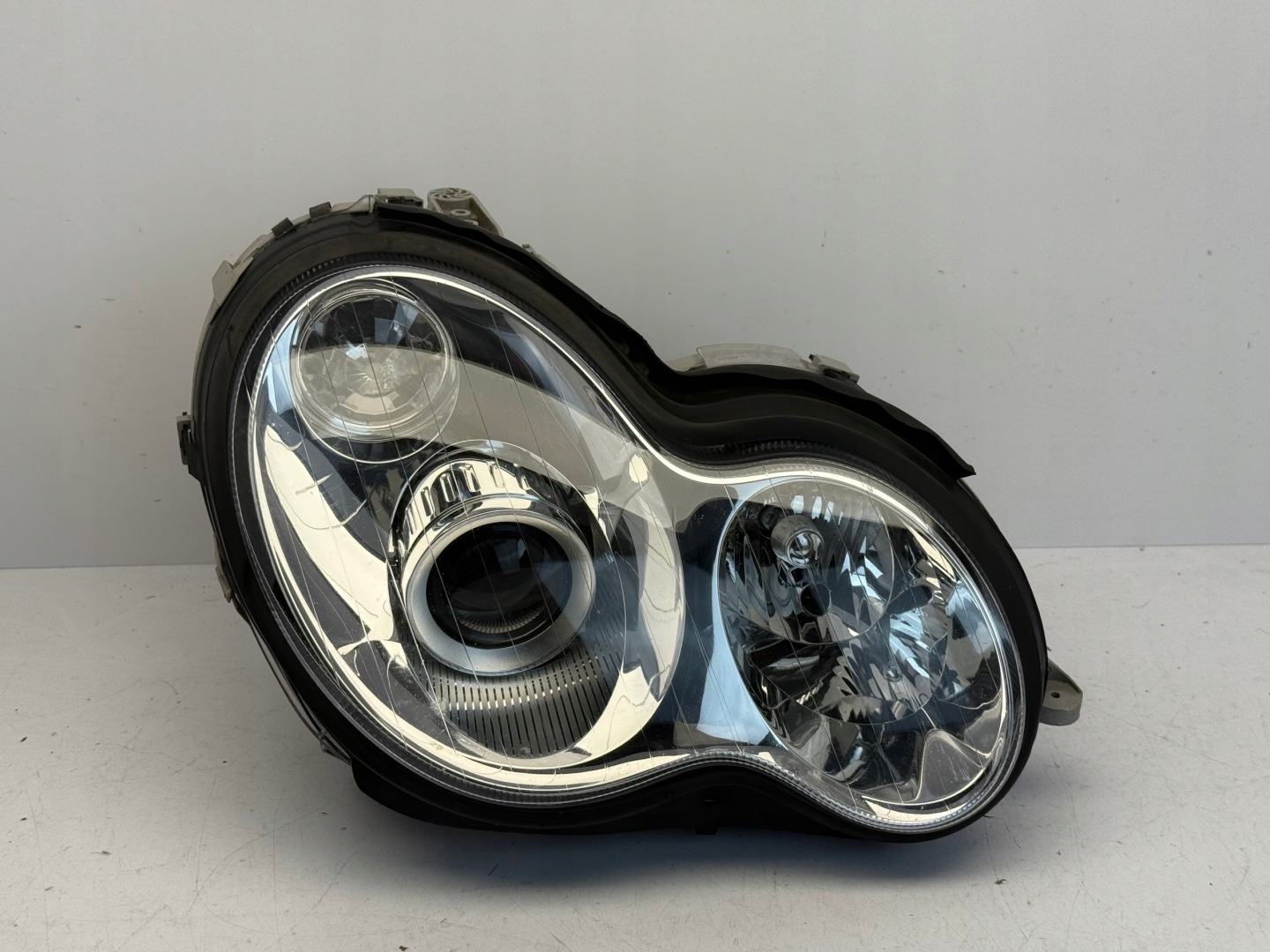 Frontscheinwerfer Mercedes-Benz C-Klasse W203 A2038203861 Xenon Rechts Headlight - Image 1