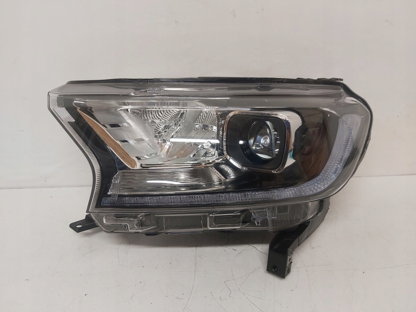 Frontscheinwerfer Ford Ranger 4 Mk4 JB3B13E015A LED Links Scheinwerfer Headlight - Image 1