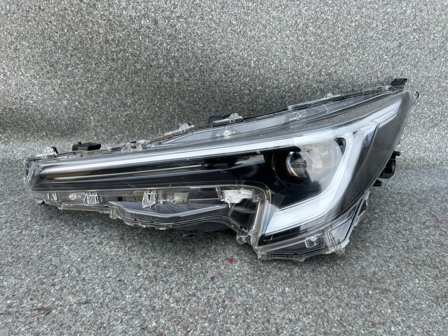 Frontscheinwerfer Toyota Corolla E210 8115012N70D LED Links Headlight - Image 1