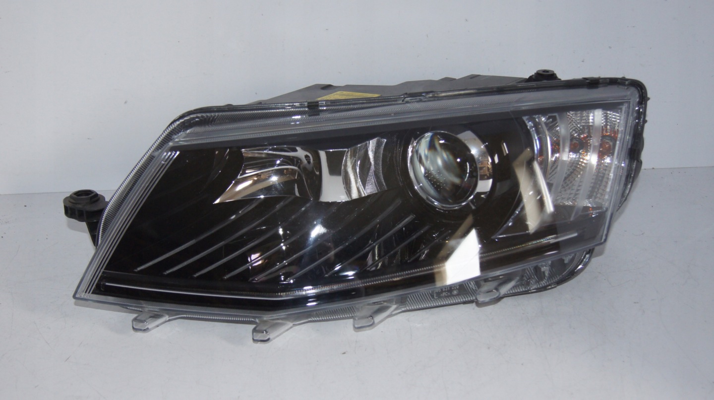 Frontscheinwerfer Skoda Octavia III 5E 5E1941015B Xenon Links Headlight - Image 1