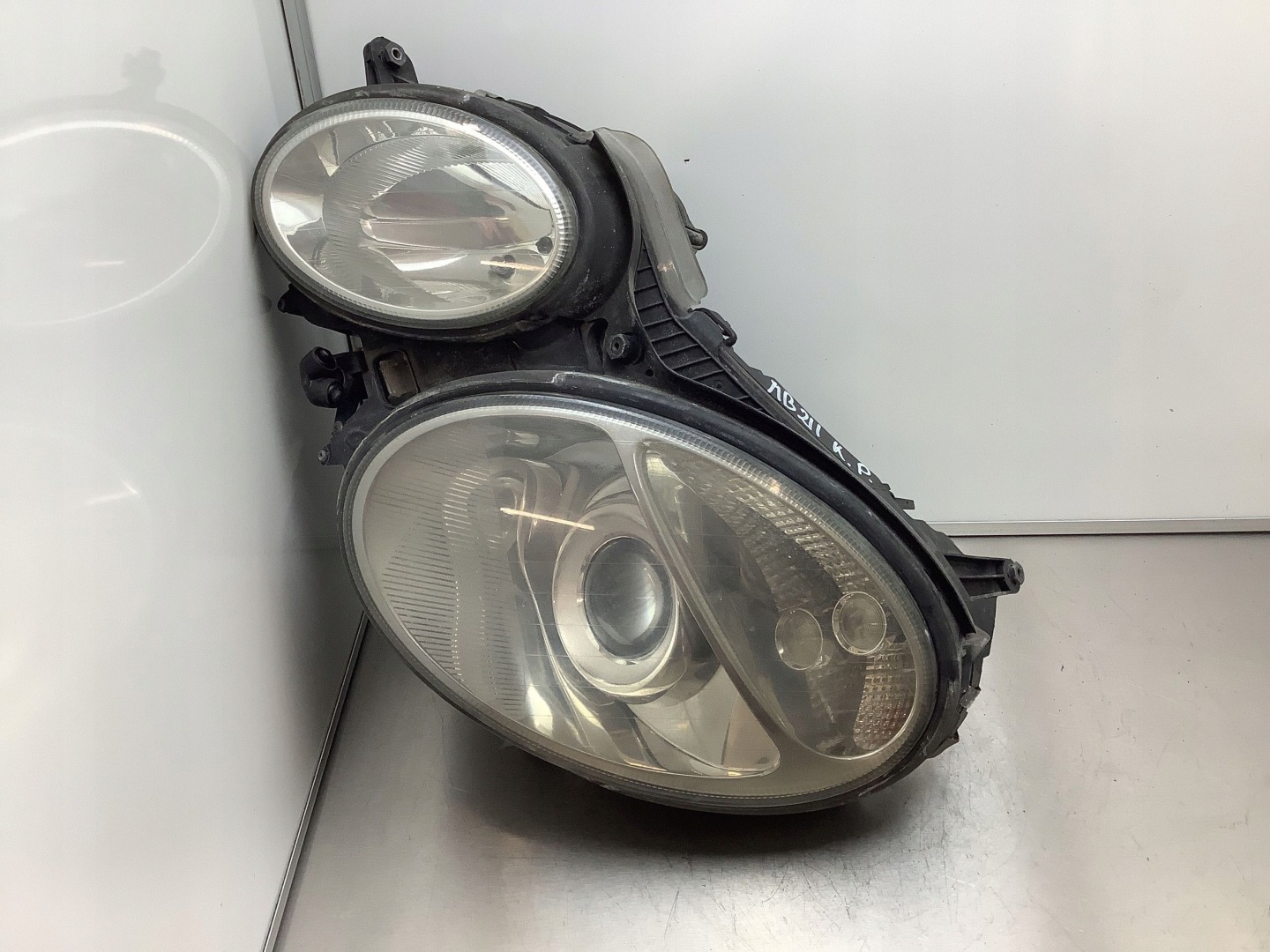 Frontscheinwerfer Mercedes-Benz E-Klasse W211 A0028202426 LED Links Headlight