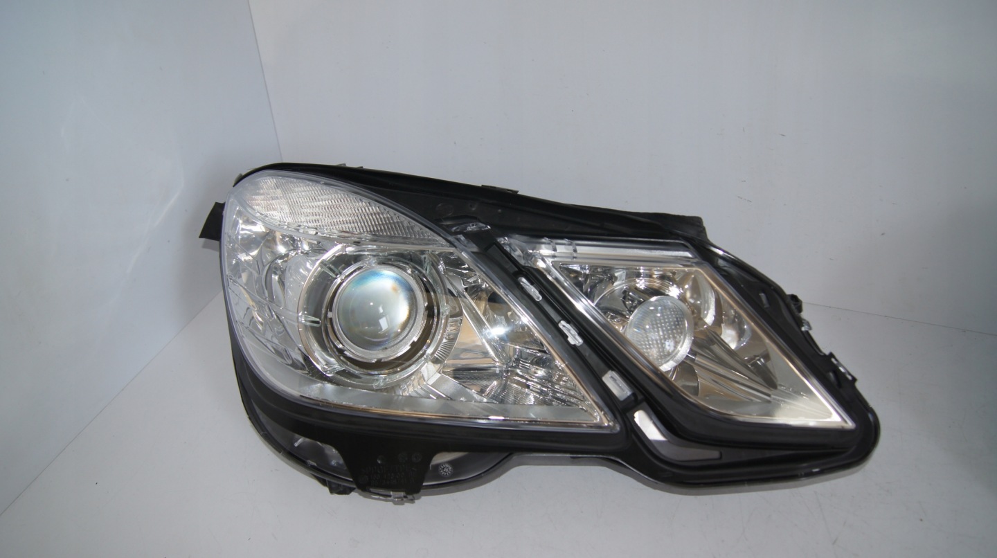 Frontscheinwerfer Mercedes-Benz E-Klasse W212 A2128205861 Xenon Rechts Headlight - Image 1