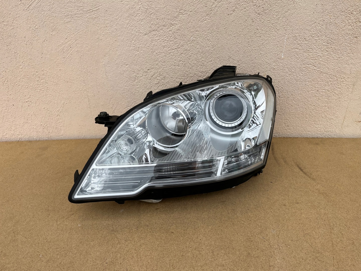 Frontscheinwerfer Mercedes-Benz M-Klasse W164 A1648203759 Bi-Xenon Links Headlight - Image 1