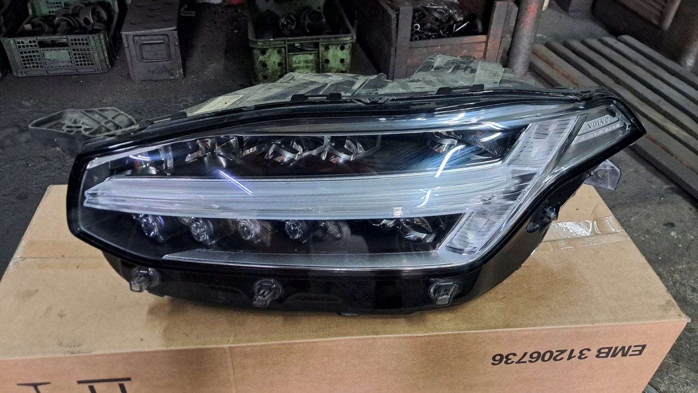 Frontscheinwerfer Volvo XC90 31655702 LED Links Scheinwerfer Headlight - Image 1